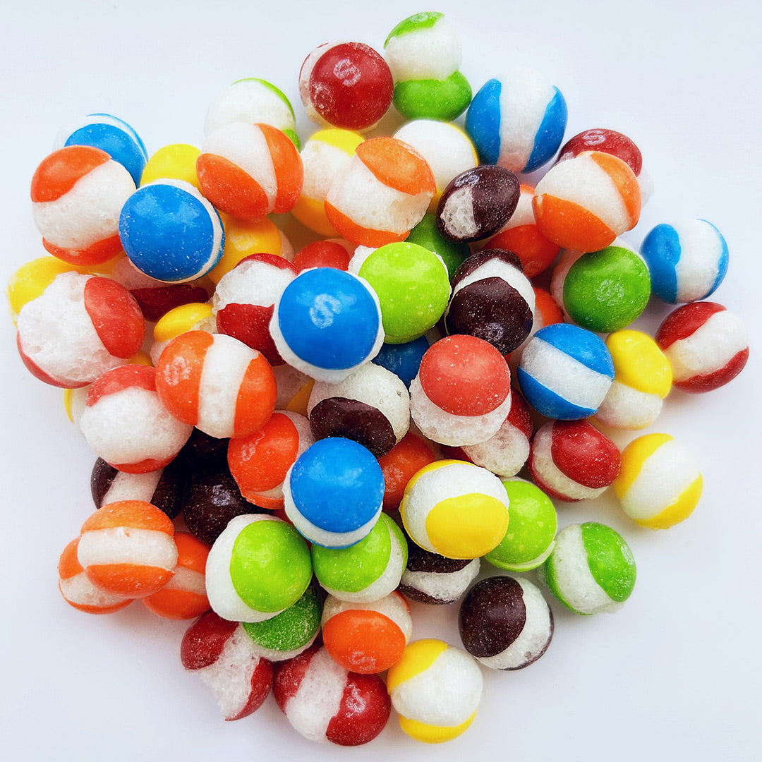 http://osweetz.com/cdn/shop/files/skittles-bonbons-lyophilises-freezed-dried_1080_v3.jpg?v=1687387035